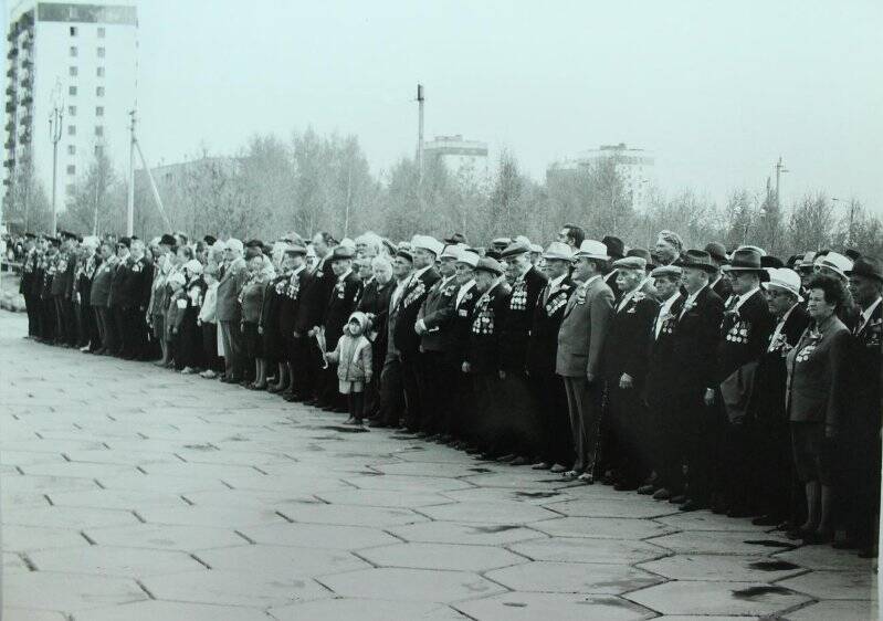 Празднование в Нижнекамске Дня Победы. 1985 г. Фотография