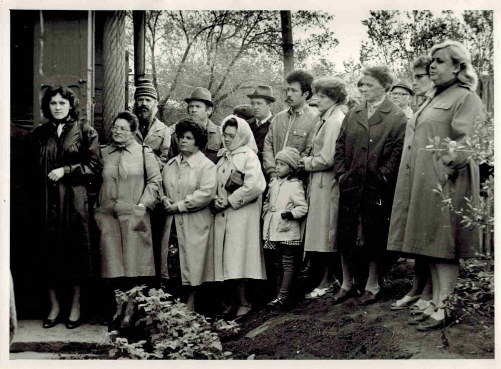 Фотография. Троичане на открытии музея-квартиры А.М. Климова 2 июня 1985 г.