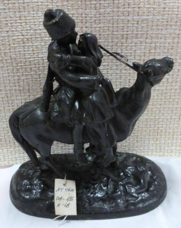 Скульптура кабинетная Прощание казака с казачкой.