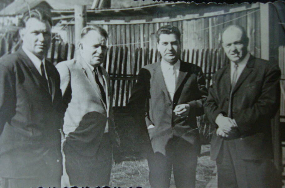 Фото. 50-летие со дня рождения Горбунова Г.А. с друзьями,  1967 г. г. Бодайбо.