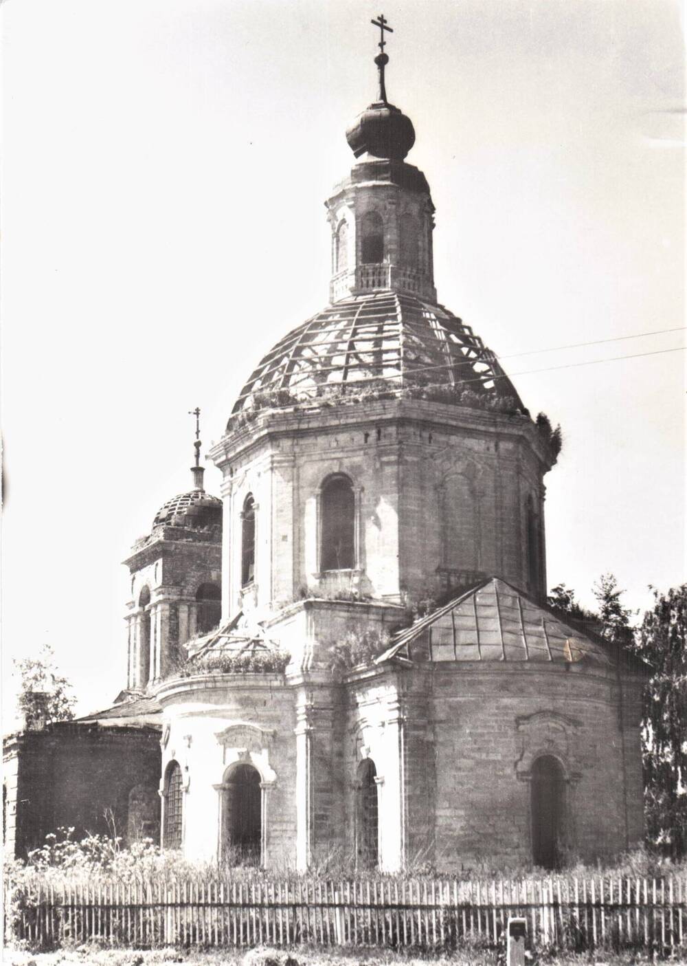 Фото церкви в с. Федоровское, вид вблизи