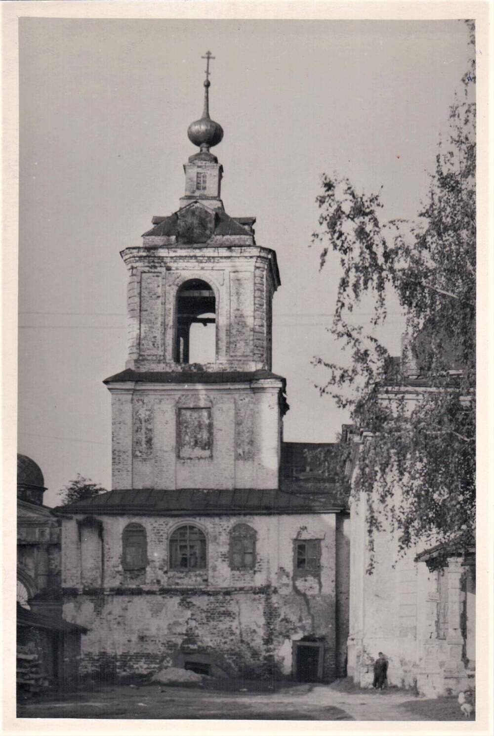 Фотография: Колокольня. Запад. Белопесоцкий монастырь.