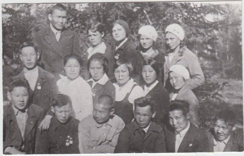Фотография. Комсомольцы ПКО Покровской средней школы 1936 - 37г. учебный год.