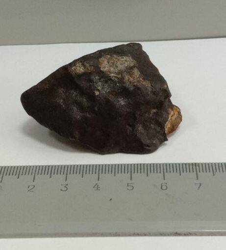 Минералогический  образец. Индивидуальный фрагмент метеорита.