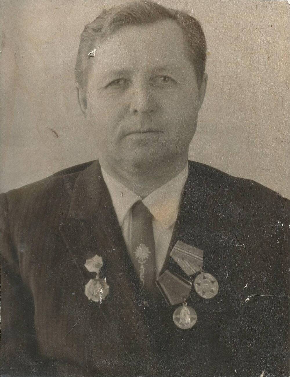 Поздняков Григорий Тимофеевич, участник  ВОВ с наградами. 1975 г.