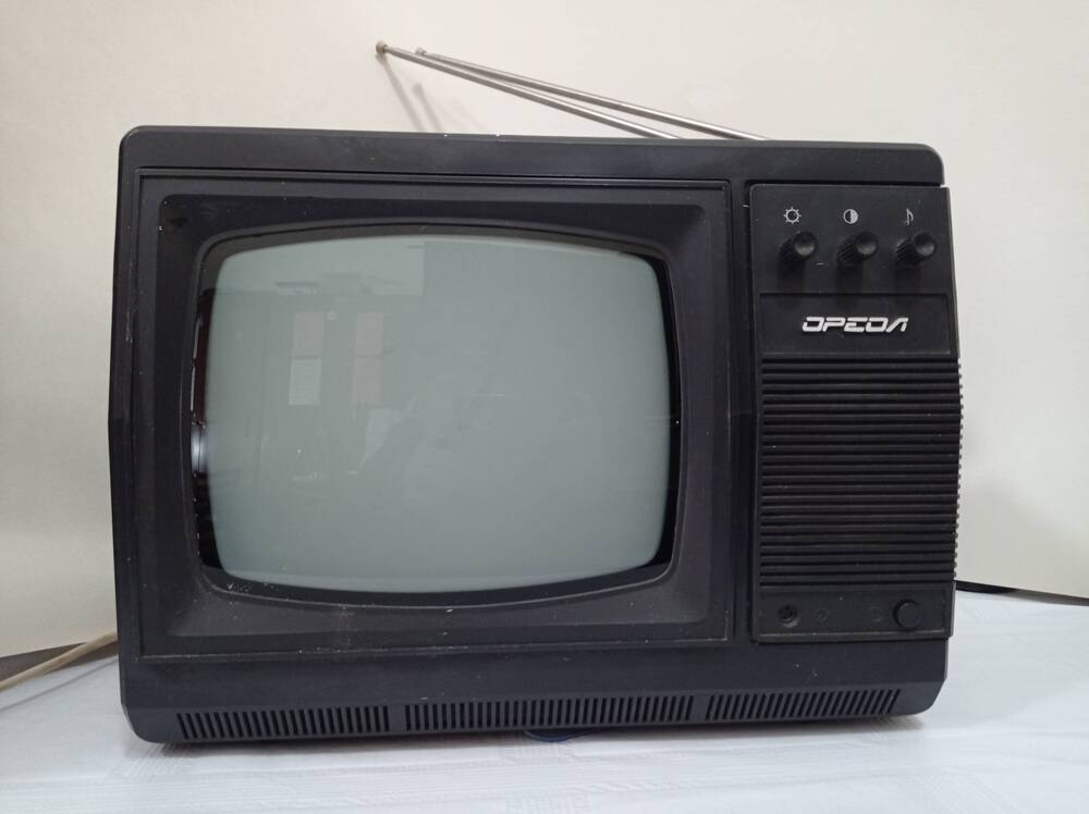 Телевизор черно-белого изображения  «ОРЕОЛ» 23 ТБ – 307Д