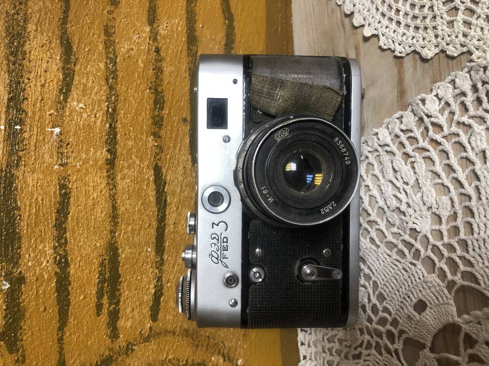 Фотоаппарат пленочный дальномерный фотоаппарат ФЭД-3 1960г.