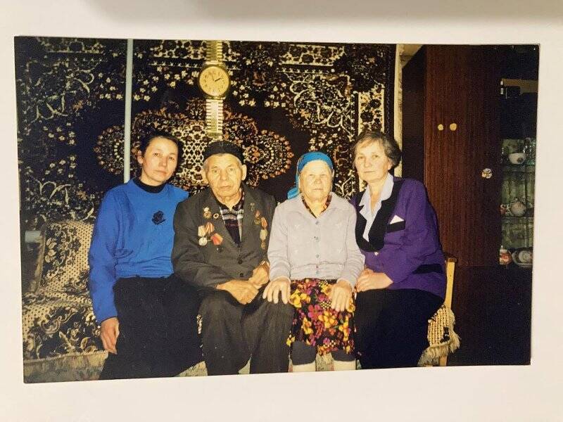 Фотография. Встреча с ветераном войны Хасановым Давлетхузеем. Январь 2000 г.