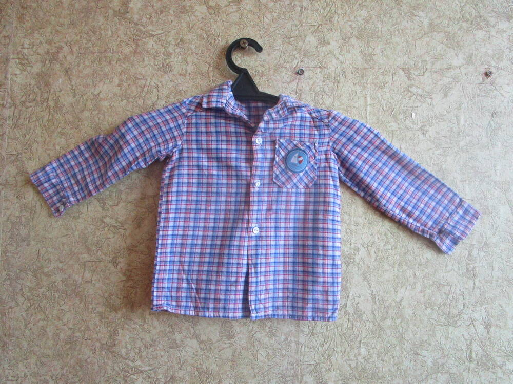Рубашка детская для мальчика из х/б ткани, в клетку синего и красного цвета, застежка на 4 пуговицы