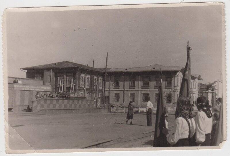 Фотография, г. Якутск 1949г. б/здание Якутского обкома КПСС.