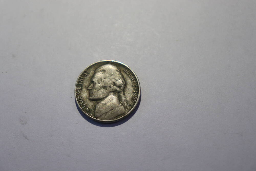 Монета США достоинством 5 центов