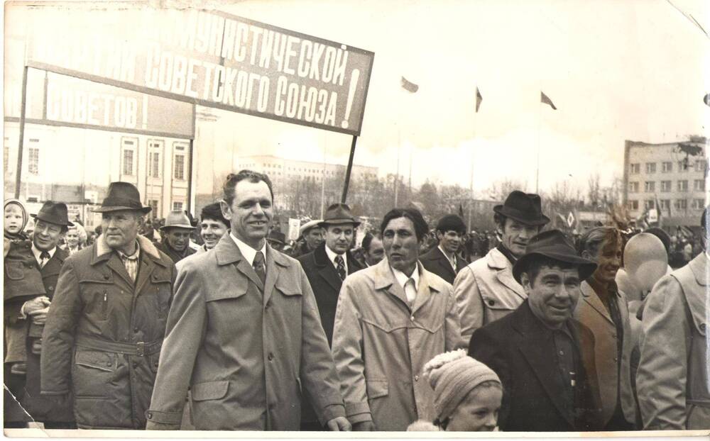 Фотография «Демонстрация 7 ноября в городе Артёме»