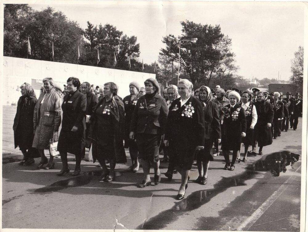 Фотография «Ветераны Великой Отечественной войны на параде в честь Дня Победы»