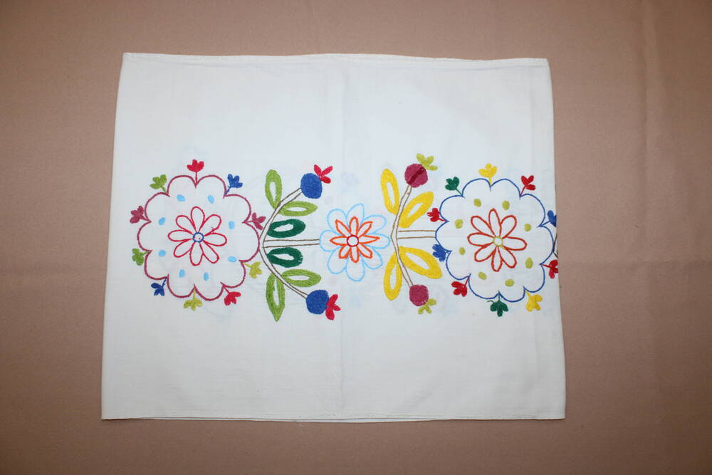 Рушник из хлопчатобумажной ткани.
 Производство: СССР, 1980 год.