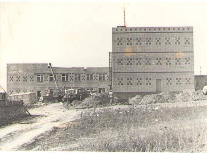 Фото. Строительство Смаильской средней школы.