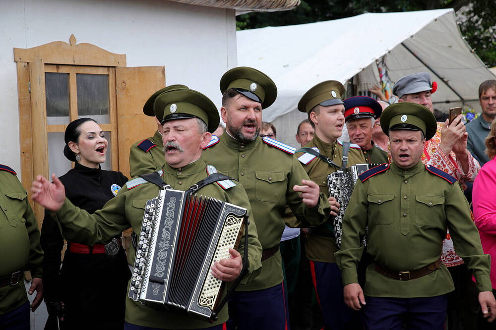 Фотография; Шолоховская весна фестиваль,мужской состав ансабля Православный Дон.2023 год