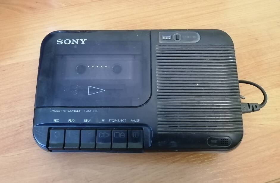 Кассетный магнитофон Sony Tcm-818.