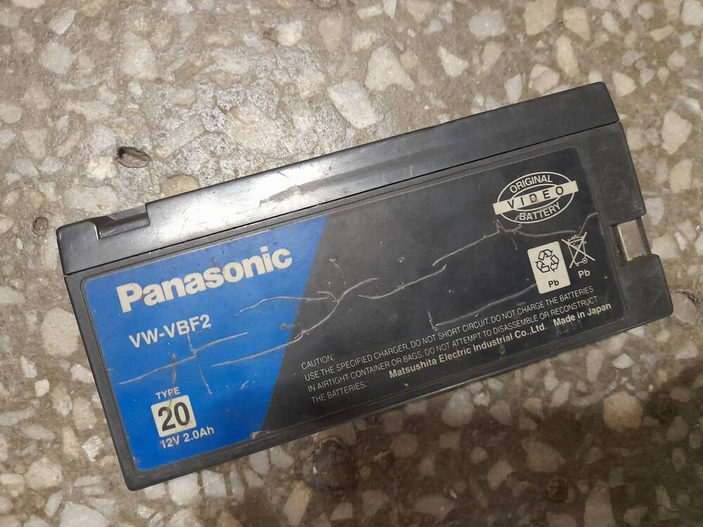 Аккумулятор-батарея на 12 Вольт к видеокамере Panasonic.