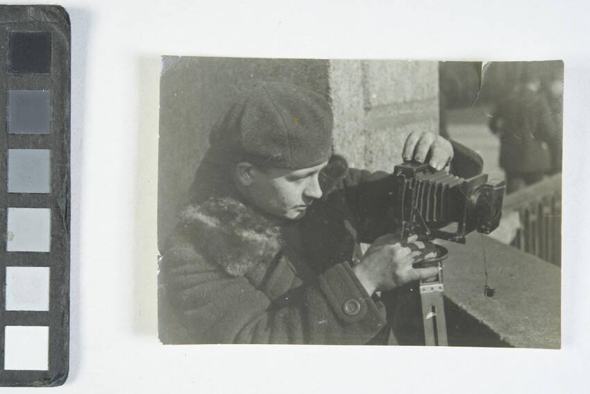 Георгий Максимов с фотокамерой