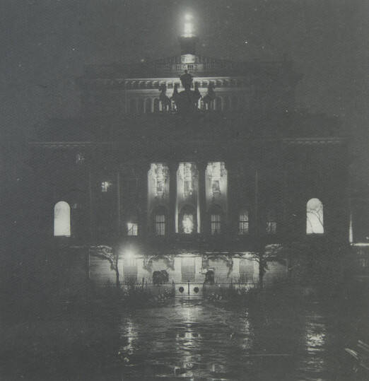 Александринский театр ночью