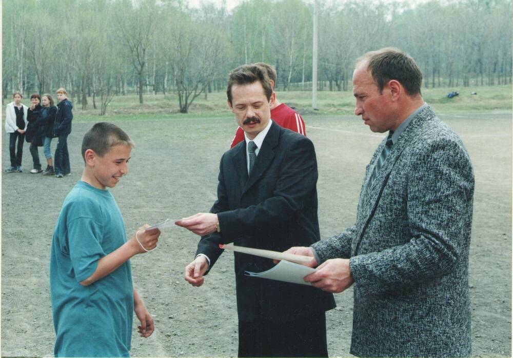 Фотография «Вручение наград нашим спортсменам на стадионе «Угольщик»»