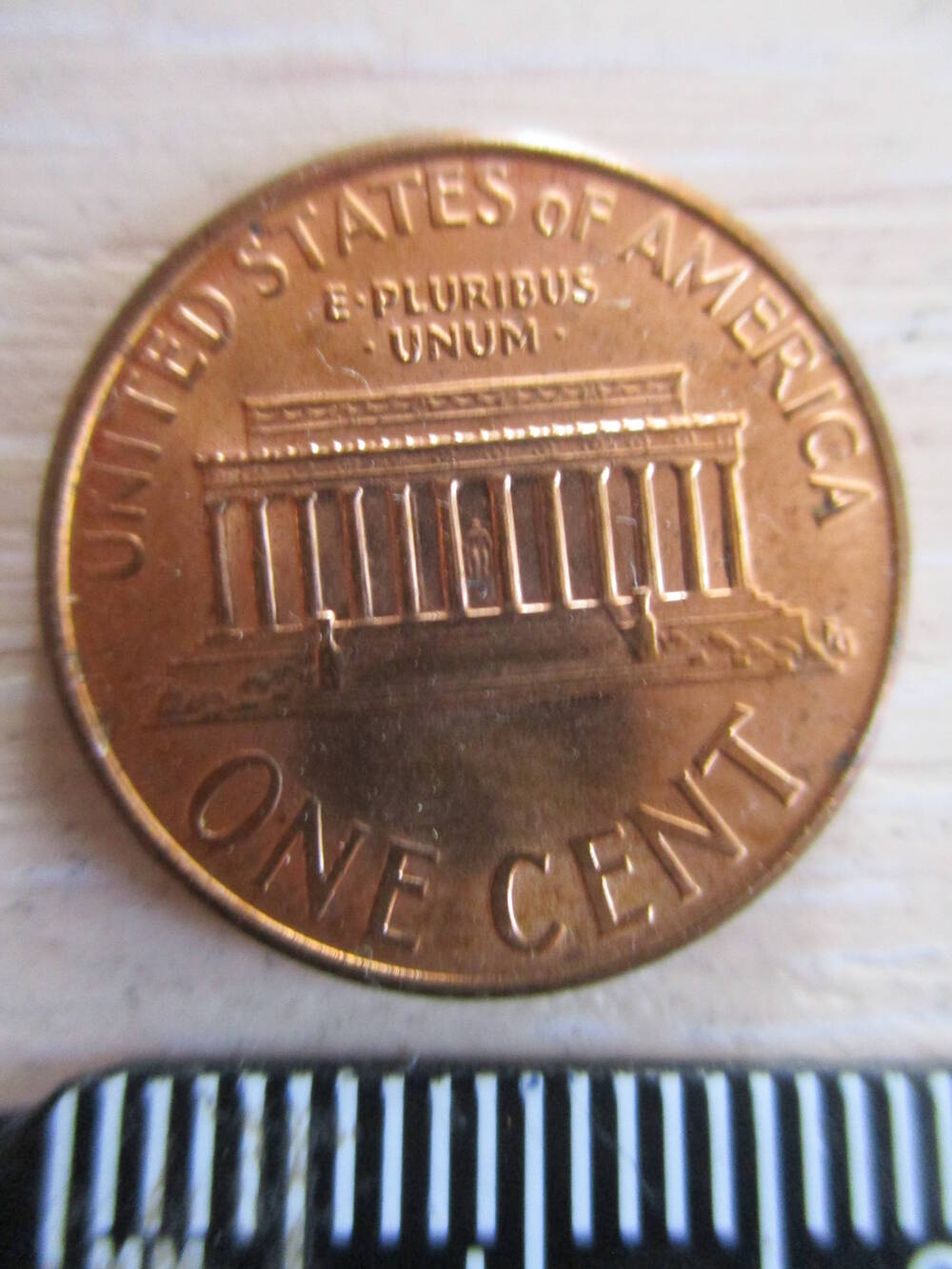 Монета США достоинством 1 цент 2006 года.