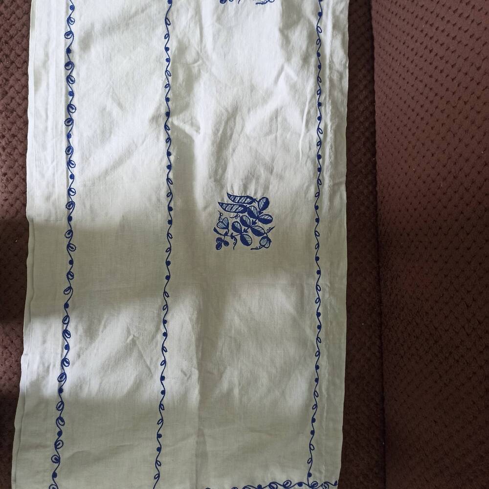 Рушник (полотенце) с вышивкой гладью