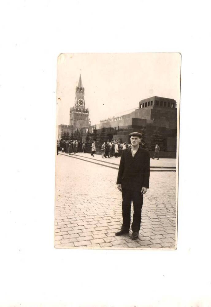 Фото - Репрессированные немцы Шлегель Фриденгольд Генрихович в Москве на Красной площади