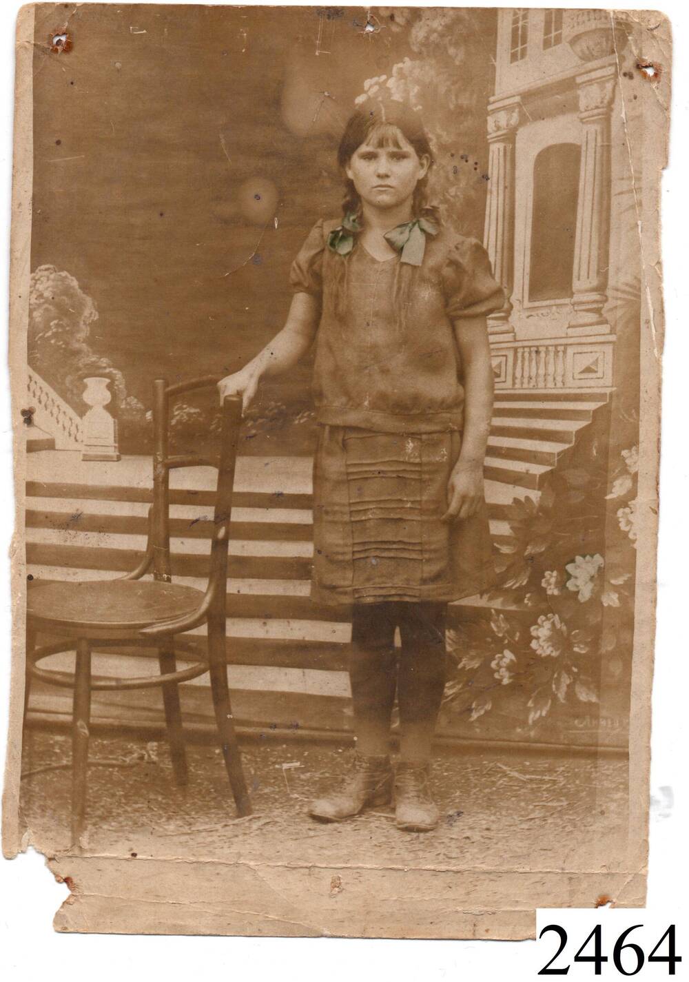 Фотография черно-белая, матовая, в полный рост, Зимоглядова Александра Демидовна в возрасте 15 лет, участница ВОВ.       
1937  год 
 с. Величаевское
