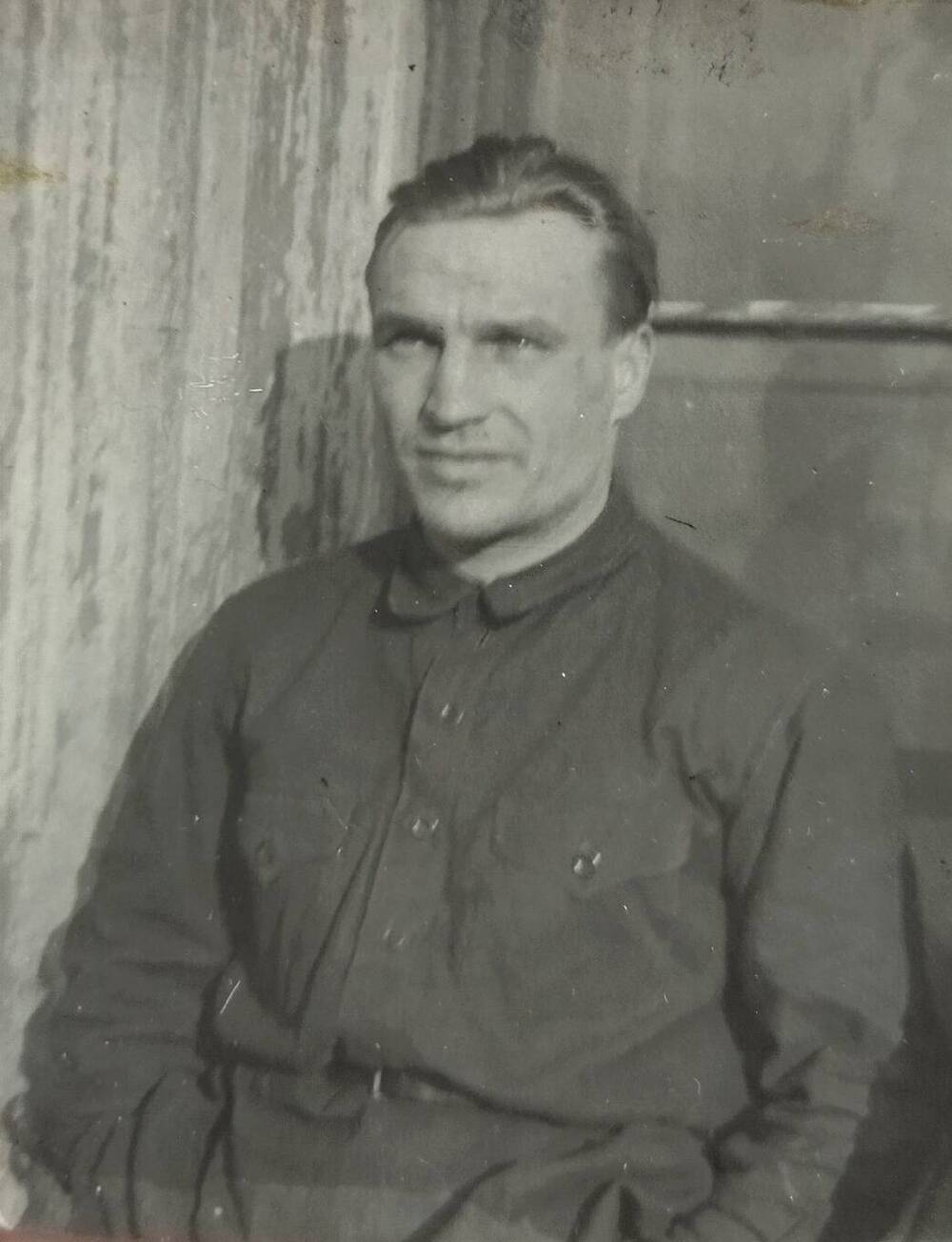 Фотография. В.П.Чкалов в военной гимнастерке, на службе в Ленинградском Осоавиахиме 1929.