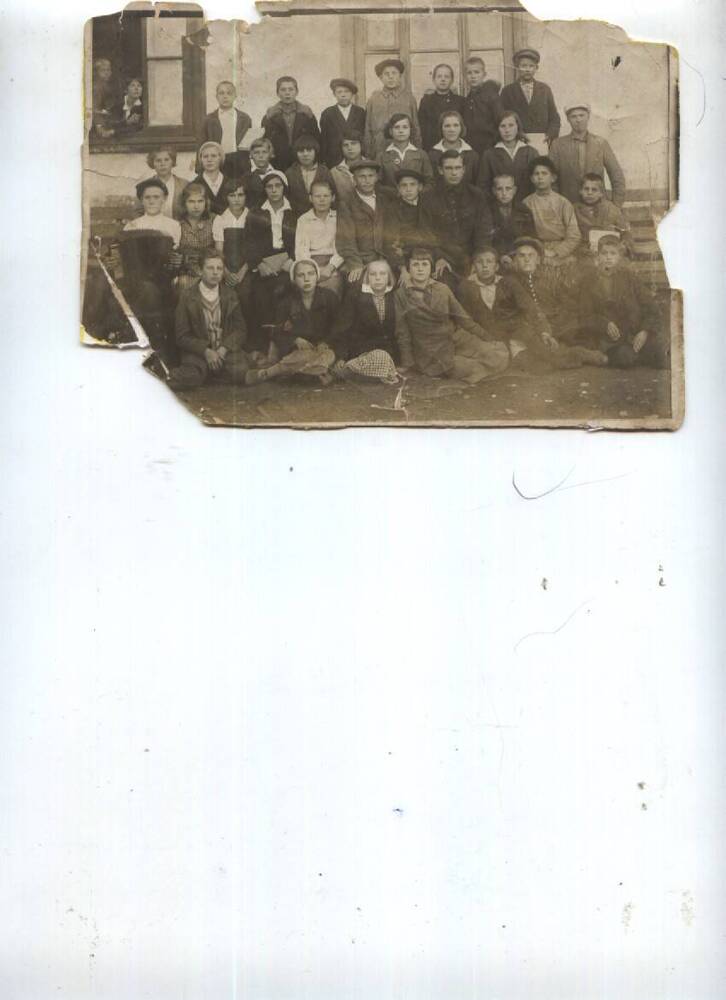 фото ч/б. Учащиеся Площанской школы, 1938г.