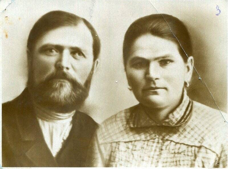 фотография  супругов Лукичевых Д.И. и П.Д.