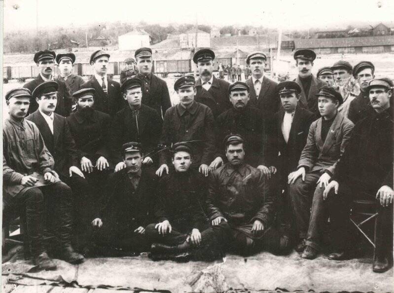 Фотография. Лучшие рабочие пристани Батраки, 1931 г.