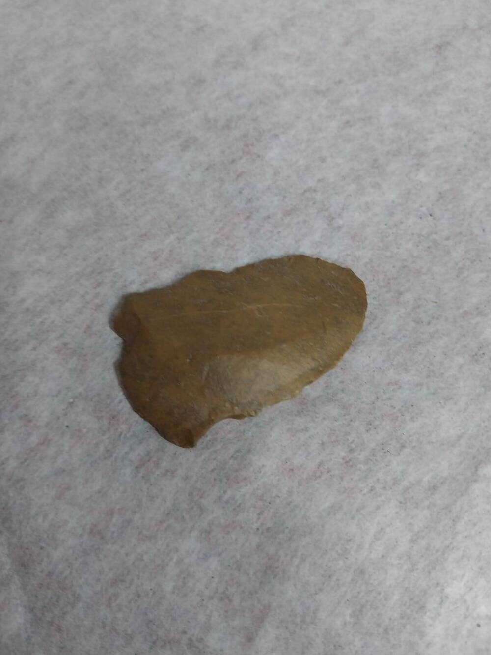 Скребок - каменное орудие труда, употреблялся в период палеолита и последующие эпохи, приблизительно 10 тыс. лет до н.э.