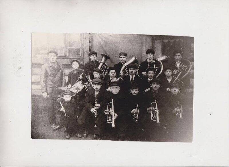 Фотография. Фотокопия ч/б. Первый духовой оркестр фабрики №5, 1924г.