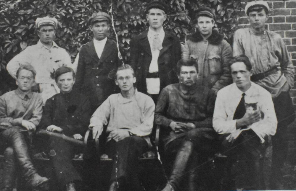 Фотография Участники пленарного заседания Чебоксарского Укома 1922 г. в г. Марпосаде