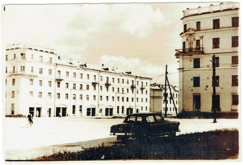 Фотография. Пересечение улиц Ленинградская и Тукая, г. Лениногорск, 1960 год