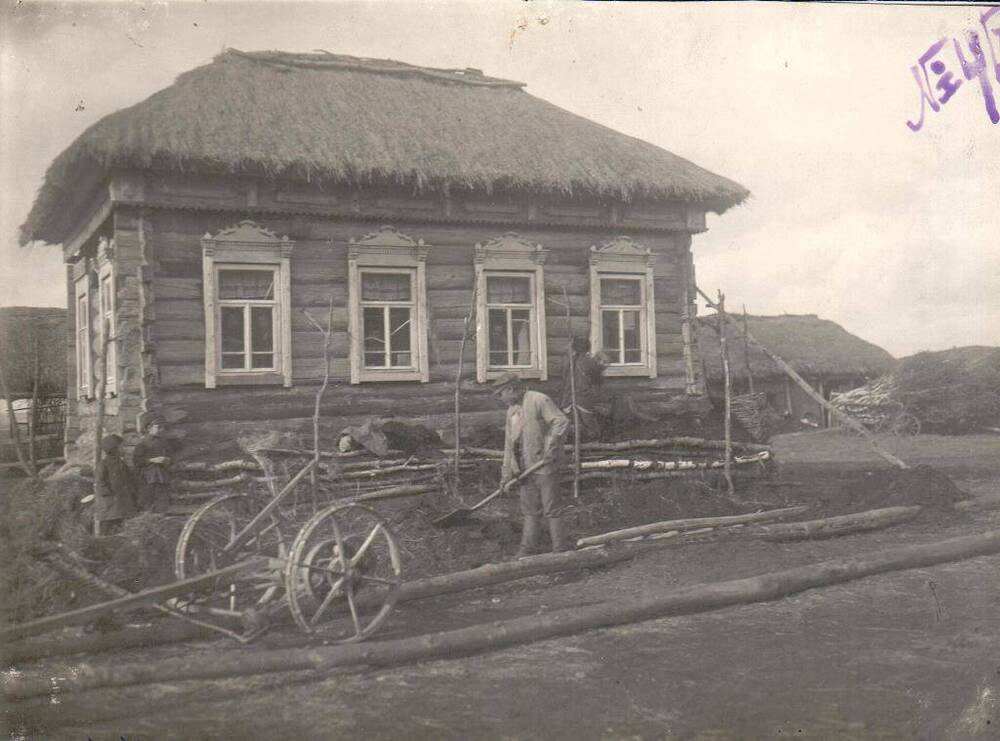 Фотография сюжетная черно-белая. Коллективизация в Вольском районе.