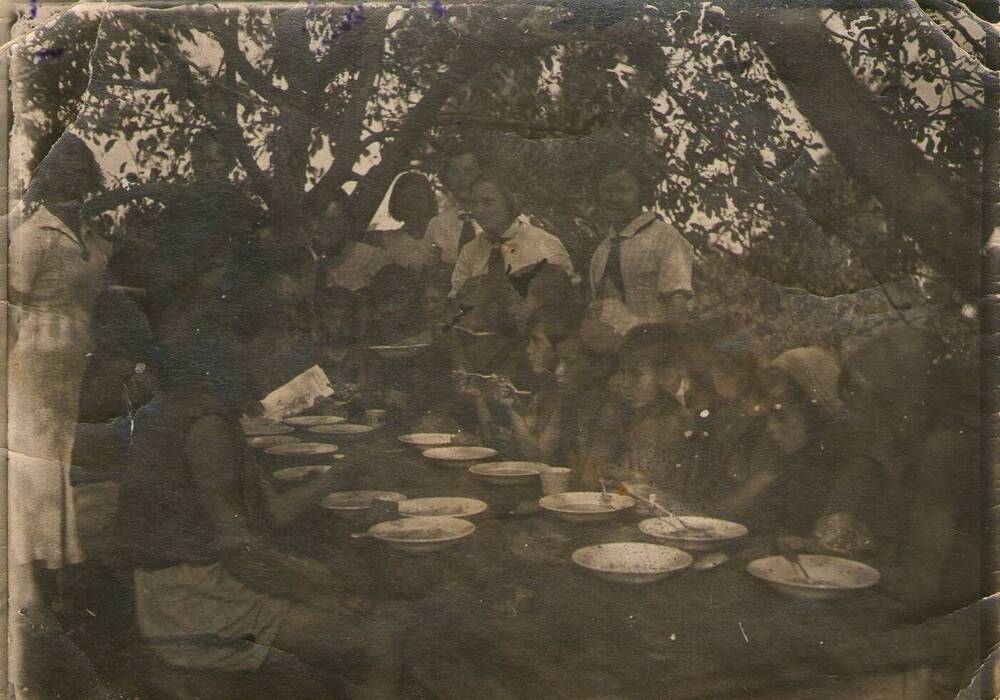Фото первого колхозного, пионерского  лагеря в поселке Морец