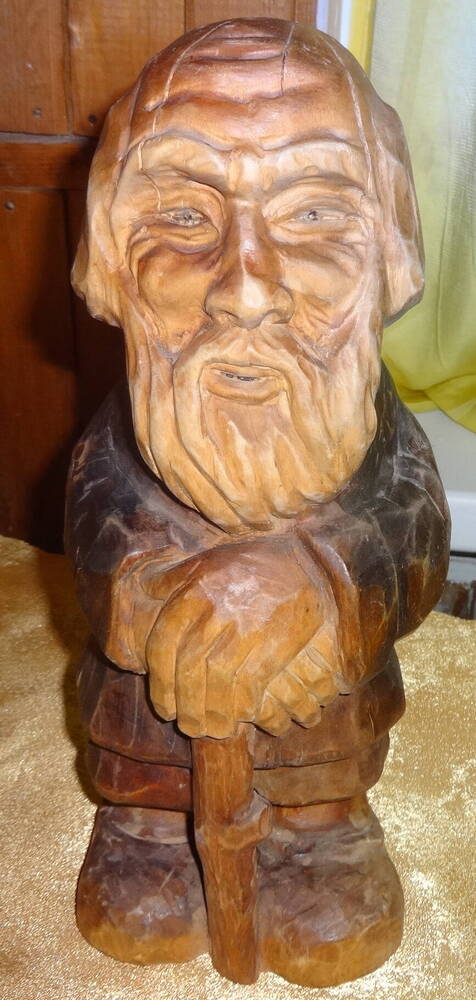 Деревянная скульптура Старец.