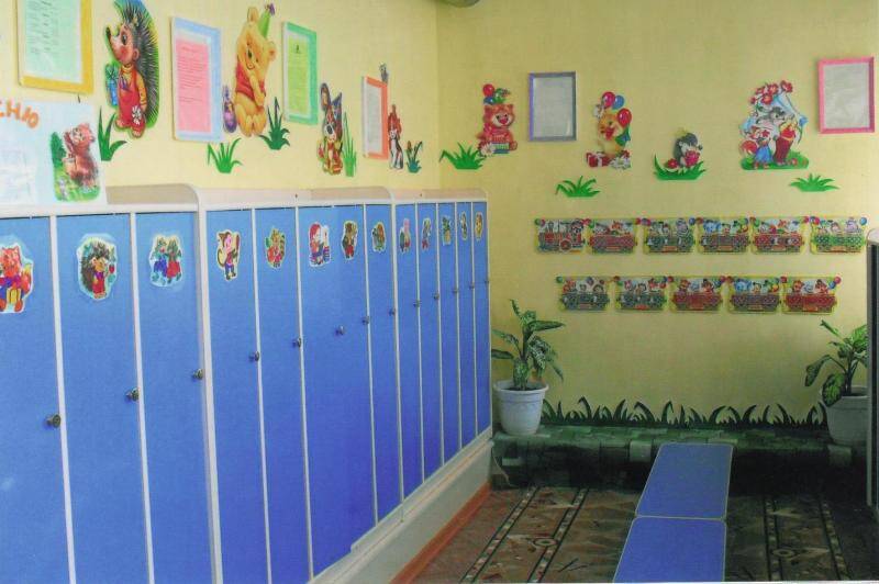 Фотография цветная видовая. Приемная комната детского сада №12 г.Вольска.