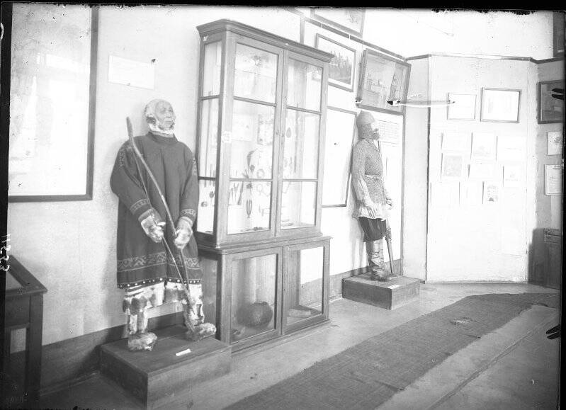 Негатив стеклянный. Экспозиция отдела Истории в 1941 году.