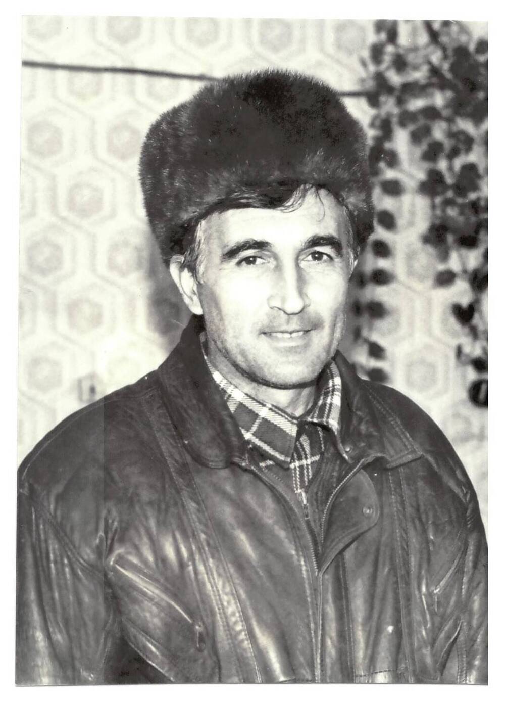 Фотография.  Кабехов Султан, работник птицефабрики.