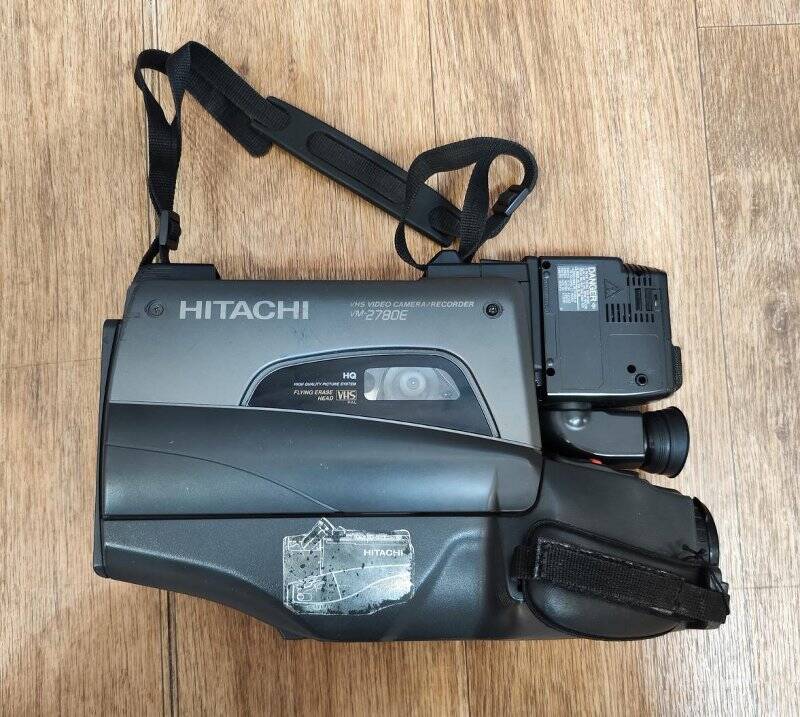 Видеокамера-магнитофон аналоговая «HITACHI» модель «VM-2780E» под кассеты VHS в футляре, 1989 г.