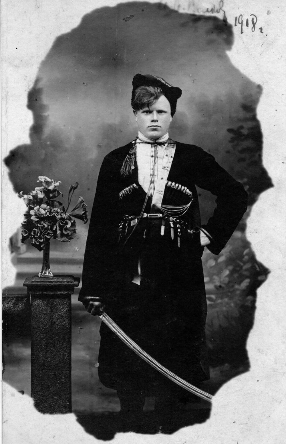Фото: Волков Илья Александрович, уроженец д. Цилиба Яренского уезда, отец Волкова Юрия Ильича, 1918 г.