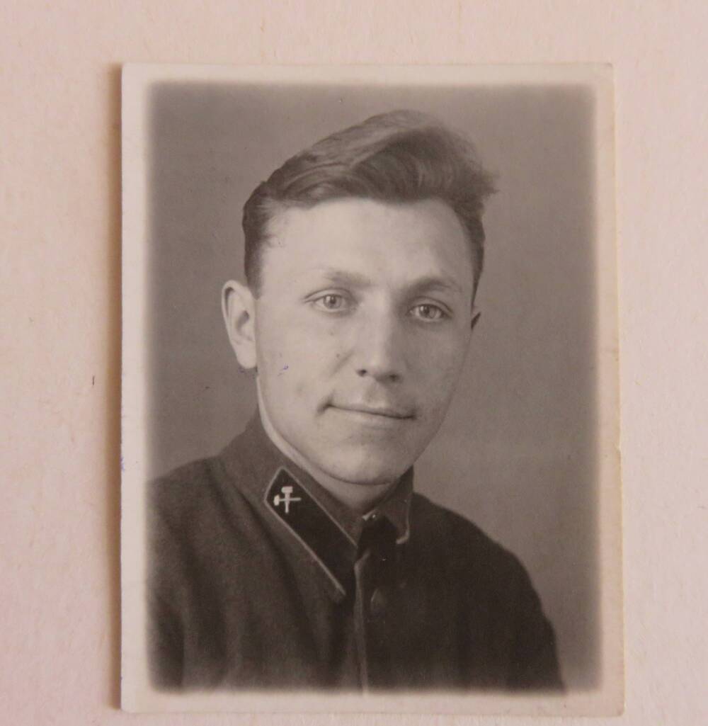 Фотопортрет Хромова Иван Иванович - дипкурьер, погиб в  годы Великой Отечественной войны.