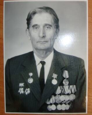 Фотография портрет погрудный Габеев Тазарет Борисович  ветеран ВОВ . житель с. Левокумского