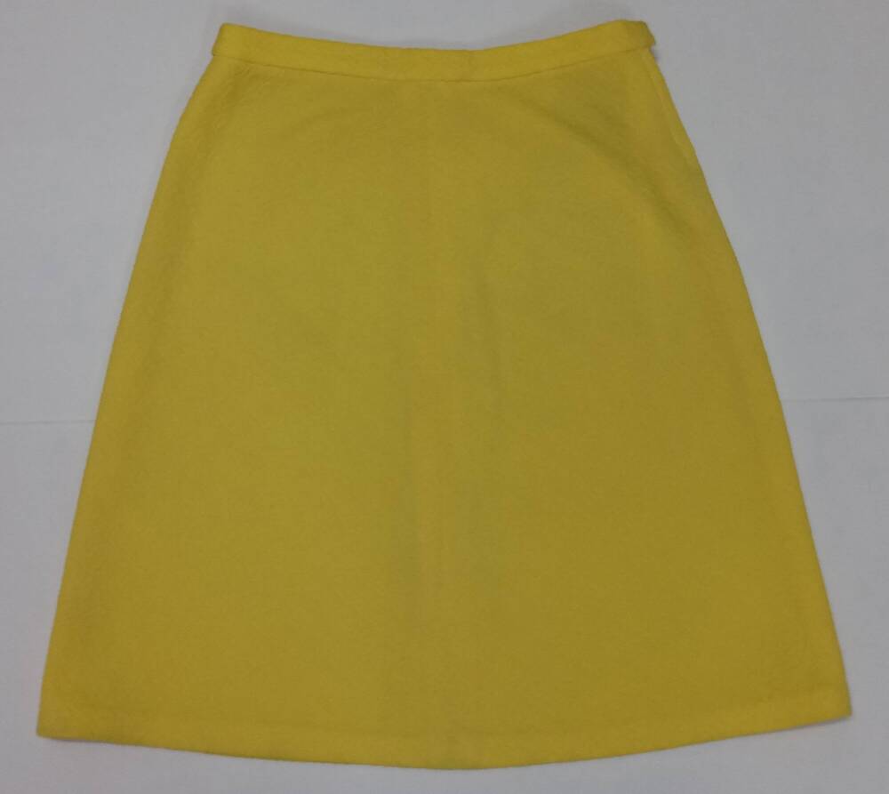Юбка - деталь женского костюма из жёлтого кримплена.Пошив 1975 года.