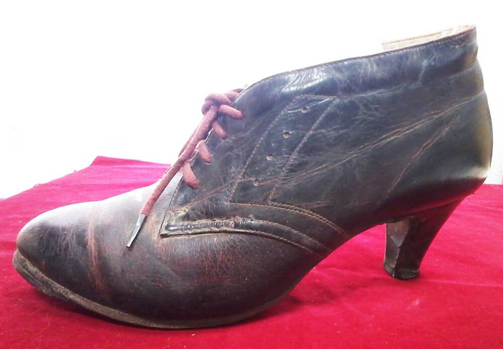 Обувь. Ботиночек женский зимний на левую ногу. Размер 23,5