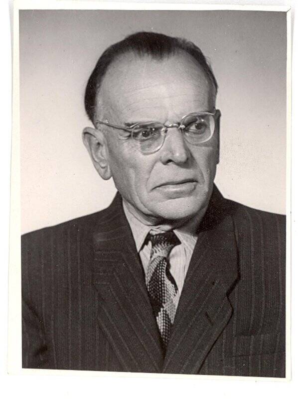 Фотография ч/б. К.Г.Паустовский. Погрудный портрет. 1950-е гг.